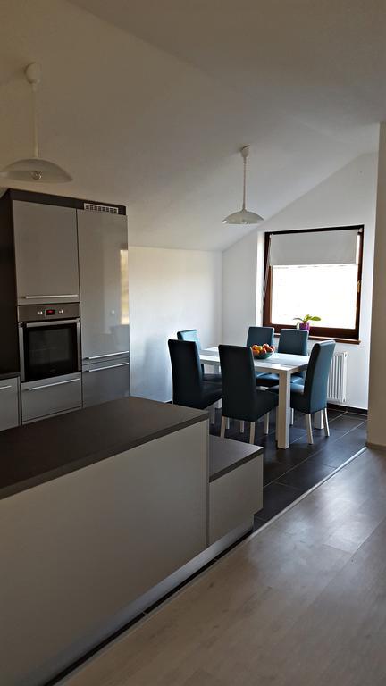 Apartment Lipa Irinovac Quarto foto