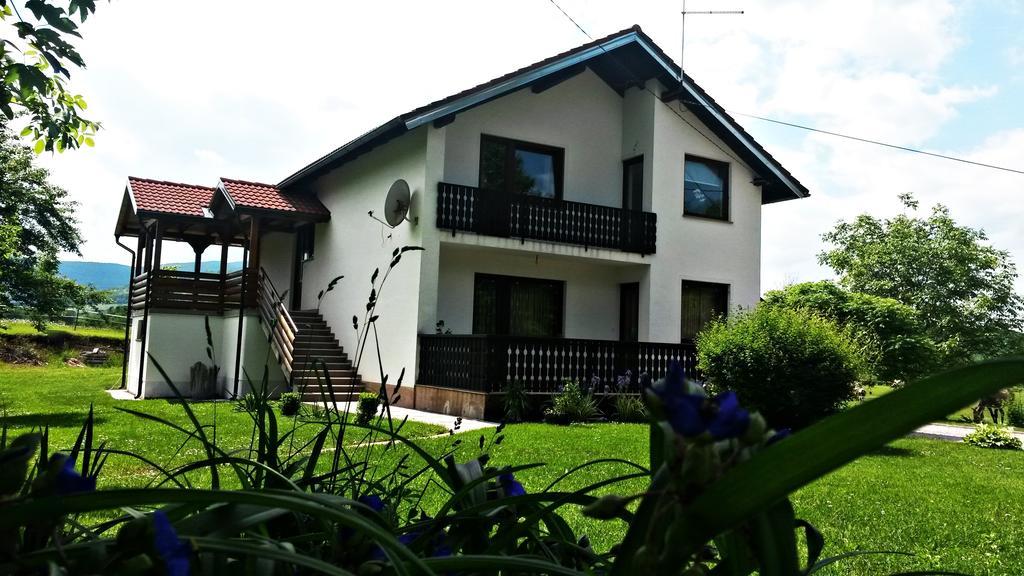 Apartment Lipa Irinovac Quarto foto